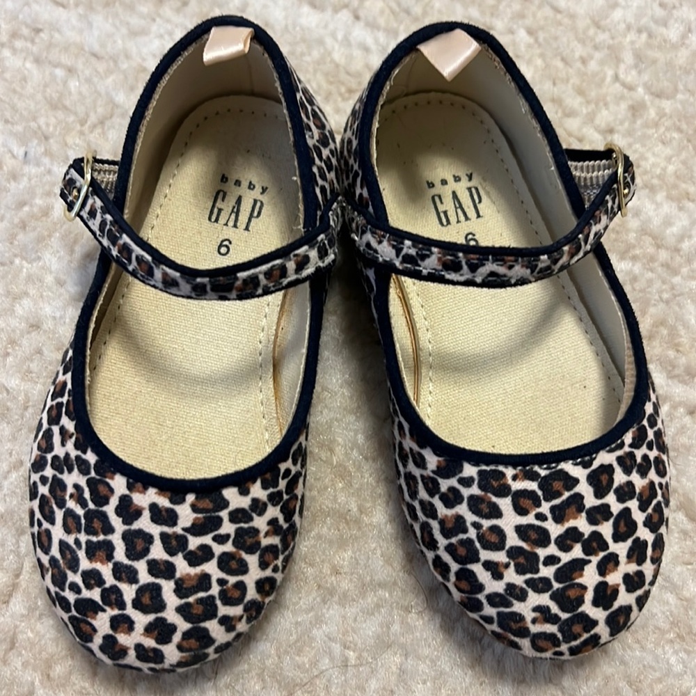 Baby Gap Baby Girls Beautiful Leopard Print Mary Janes!